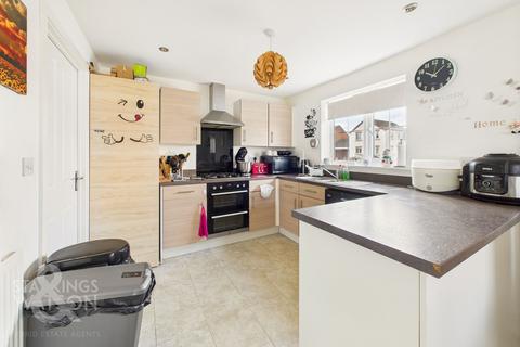 3 bedroom detached house for sale, Harness Maker Way, Hethersett, Norwich