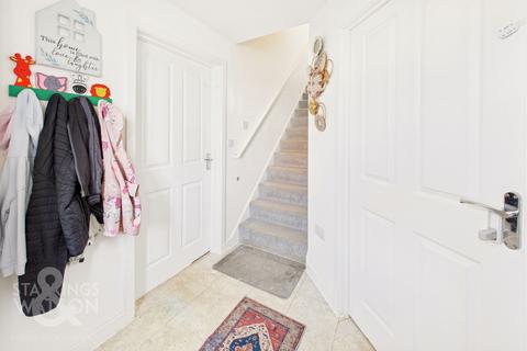 3 bedroom detached house for sale, Harness Maker Way, Hethersett, Norwich
