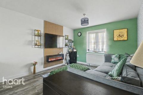 2 bedroom flat for sale, Windermere Avenue, Purfleet