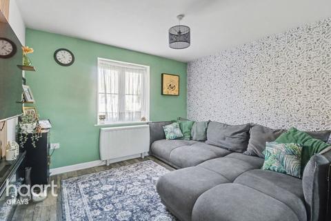 2 bedroom flat for sale, Windermere Avenue, Purfleet