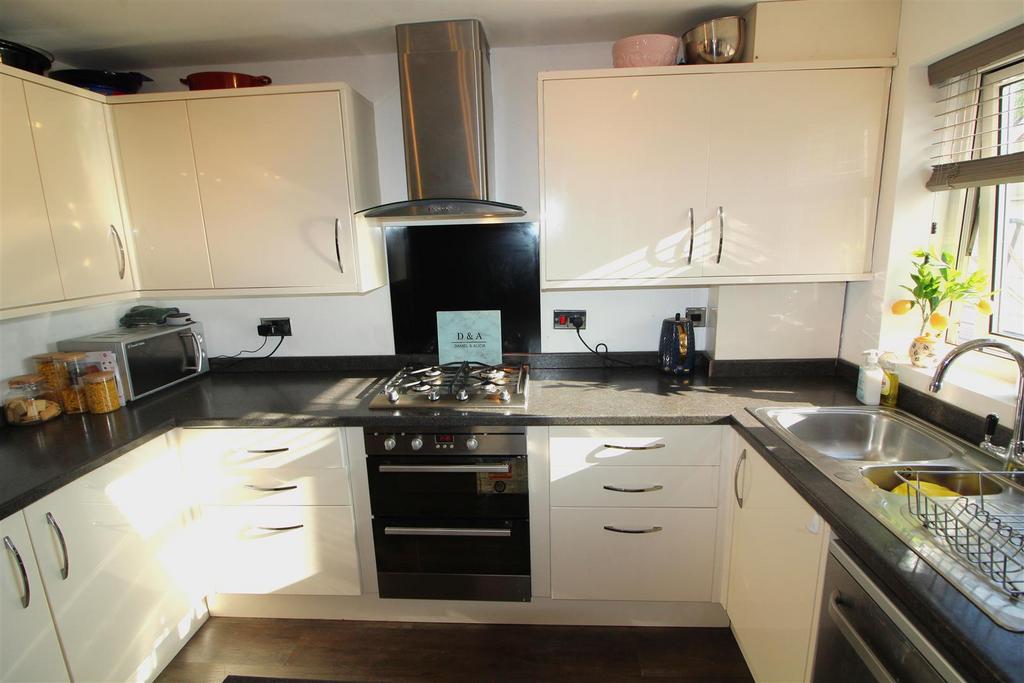 Dining kitchen