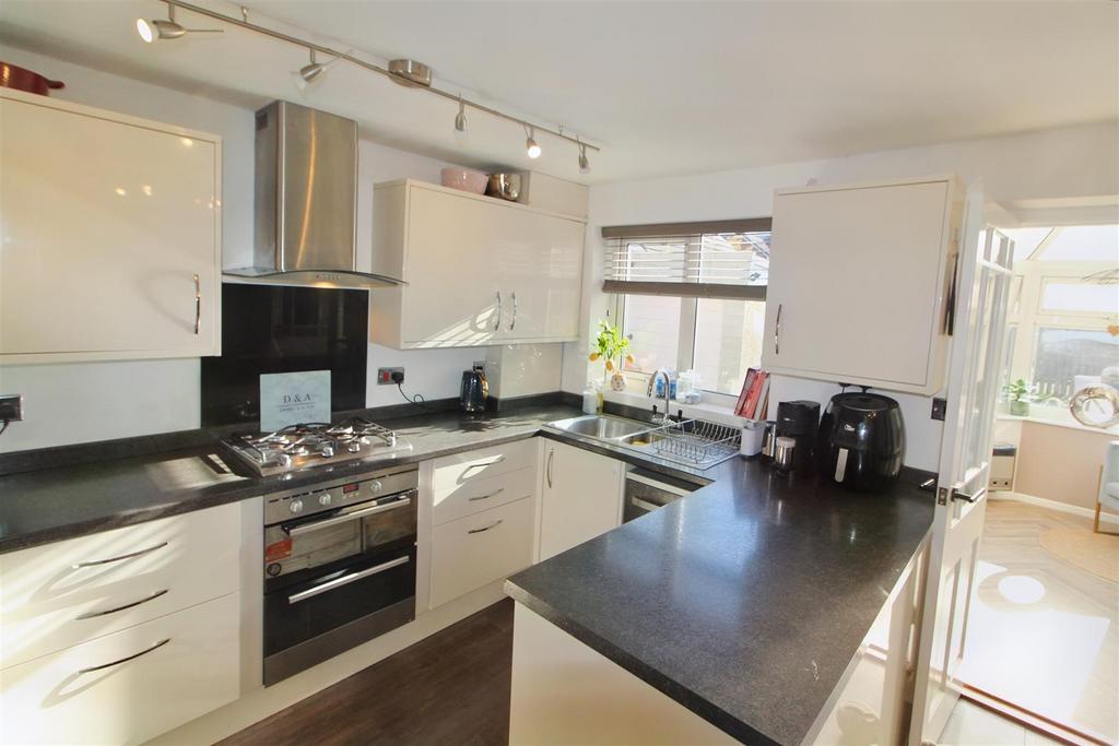 Dining kitchen