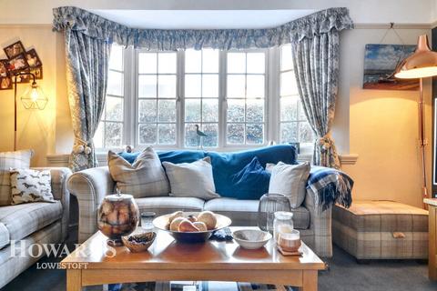 4 bedroom end of terrace house for sale, Mount Pleasant, Southwold