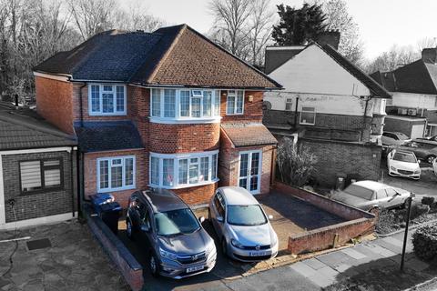 Cheyneys Avenue, Edgware, HA8