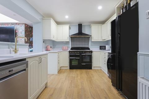 5 bedroom detached house for sale, Copthorne Bank, Copthorne, West Sussex, RH10