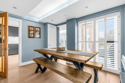 4 bedroom end of terrace house for sale, Cherry Croft, Welwyn Garden City