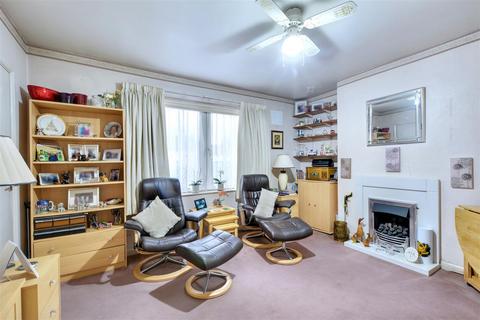 2 bedroom end of terrace house for sale, Bosley Square, Lenton Abbey, Nottingham