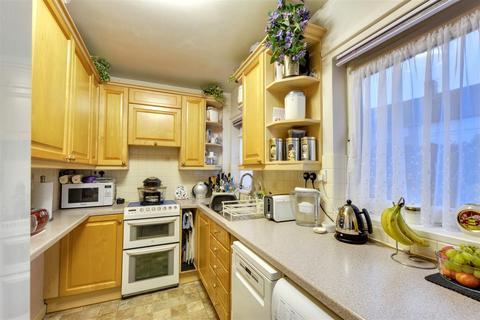 2 bedroom end of terrace house for sale, Bosley Square, Lenton Abbey, Nottingham