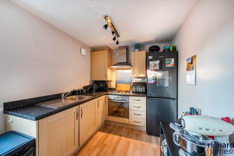 2 bedroom apartment for sale, Stonehenge Road, Wichelstowe, Swindon, SN1
