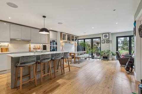 5 bedroom semi-detached house for sale, Pinner Road, Watford, WD19