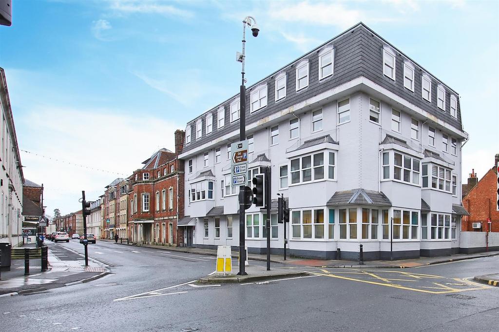 6 Chequers House (1).JPG