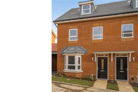 3 bedroom semi-detached house to rent, Sturry CT2