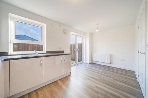 3 bedroom semi-detached house to rent, Sturry CT2