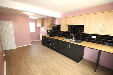 4 bedroom terraced house to rent, Cantilupe Crescent, Aston