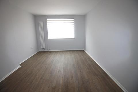 4 bedroom terraced house to rent, Cantilupe Crescent, Aston