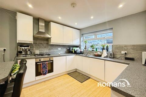 3 bedroom semi-detached house to rent, Carrington Road, High Wycombe, Buckinghamshire, HP12