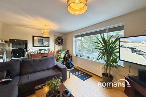 3 bedroom semi-detached house to rent, Carrington Road, High Wycombe, Buckinghamshire, HP12