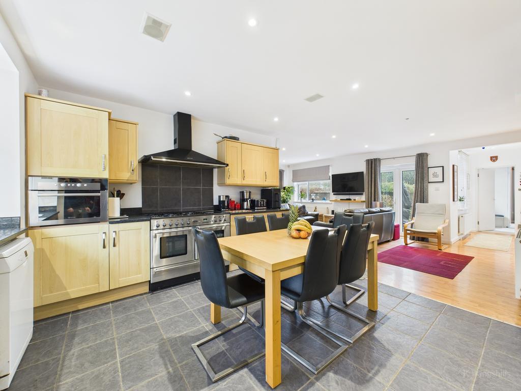 Kitchen/Breakfast Room