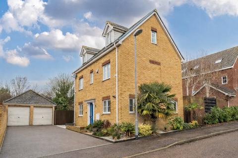 5 bedroom detached house for sale, Boundary Close, Henlow, SG16