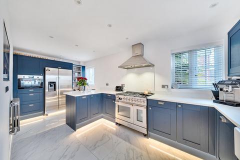 5 bedroom detached house for sale, Boundary Close, Henlow, SG16