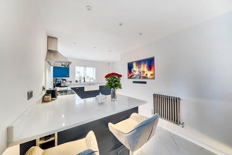 5 bedroom detached house for sale, Boundary Close, Henlow, SG16