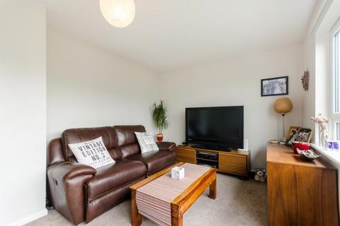 2 bedroom flat for sale, Clarence Lane, London, SW15