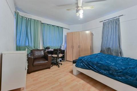 2 bedroom flat for sale, Warwick Gardens, London Road, Thornton Heath, Surrey, CR7