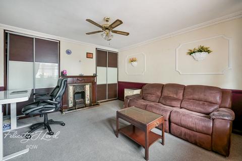 3 bedroom end of terrace house for sale, Susannah Street, London, E14