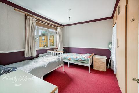 undefined, Susannah Street, London, E14