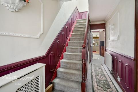 undefined, Susannah Street, London, E14