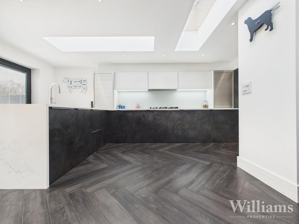 Kitchen / Living Area
