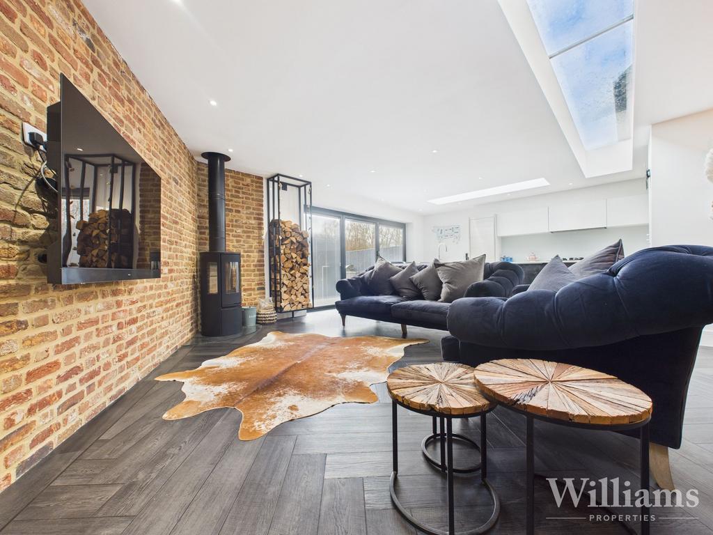 Kitchen / Living Area