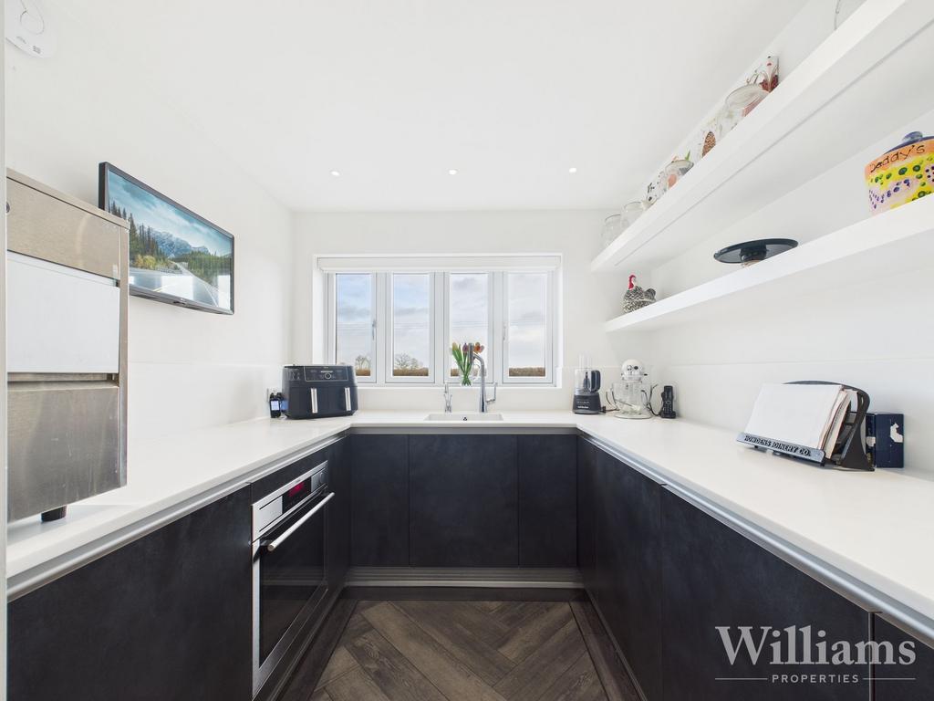 Kitchen / Living Area