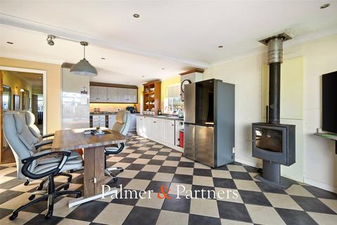 5 bedroom bungalow for sale, Pilcox Hall Lane, Tendring, Clacton-on-Sea, Essex, CO16