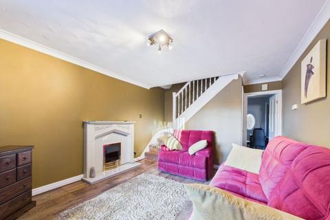 2 bedroom semi-detached house to rent, Wexham Gardens, Platt Bridge, WN2 3SZ