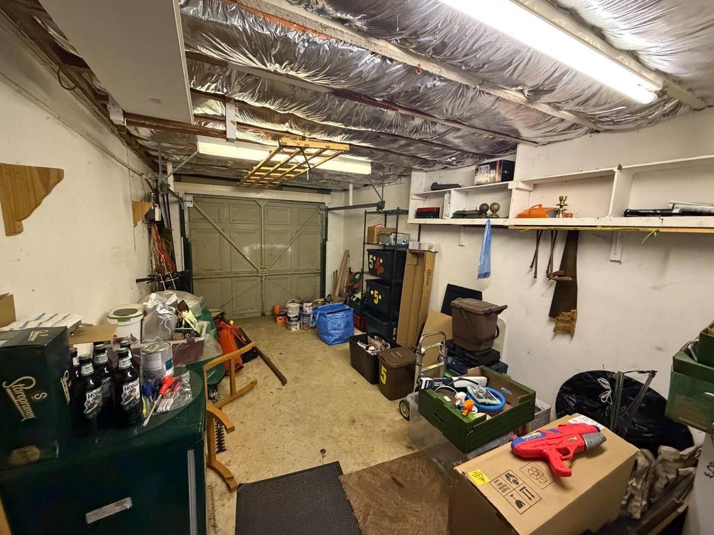 Garage.JPG