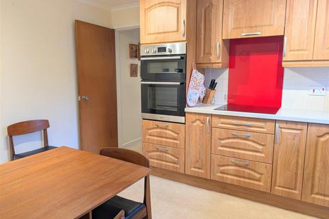 2 bedroom bungalow for sale, 1 Manor Park, Pontesbury, Shrewsbury, SY5 0RH