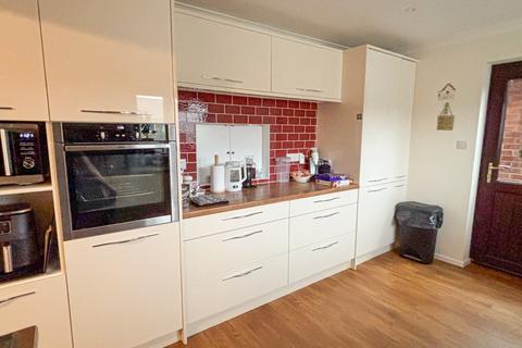 4 bedroom bungalow for sale, Ash Tree Road, Burnham-on-Sea, Somerset, TA8
