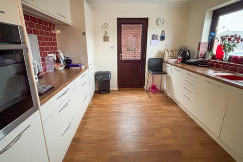 4 bedroom bungalow for sale, Ash Tree Road, Burnham-on-Sea, Somerset, TA8