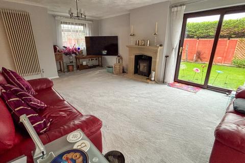 4 bedroom bungalow for sale, Ash Tree Road, Burnham-on-Sea, Somerset, TA8