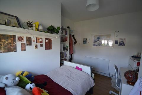 3 bedroom terraced house for sale, West Way, London