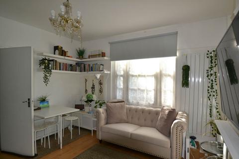 3 bedroom terraced house for sale, West Way, London
