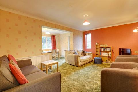 2 bedroom detached bungalow for sale, Westdene Crescent, Reading