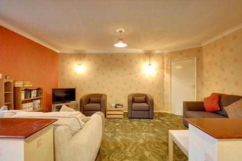 2 bedroom detached bungalow for sale, Westdene Crescent, Reading