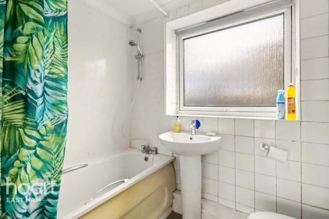 1 bedroom flat for sale, Victoria Avenue, London