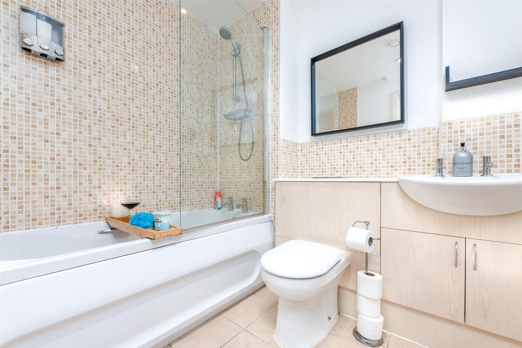 Bathroom.jpg