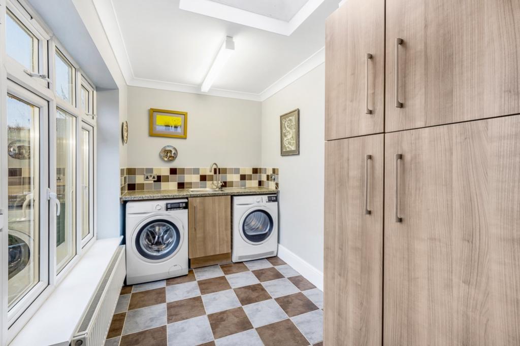 32 Windsor Avenue (Holbeach)-24