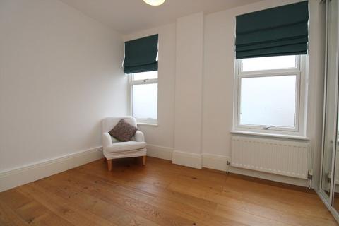 undefined, Mount Mews, Hampton TW12
