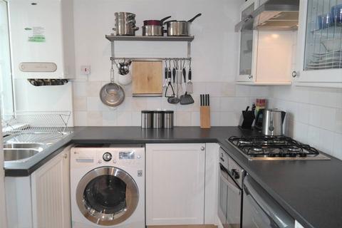 2 bedroom flat for sale, Bollo Lane, London W3