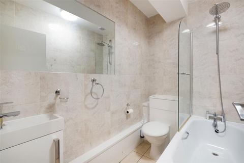 undefined, Heath Road, Twickenham TW1
